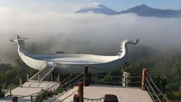 Eling Bening Semarang: Melupakan Hektik Kota dengan Keindahan Taman dan Kolam yang Memikat