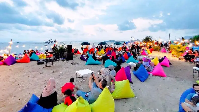 Jelajah Keindahan Pantai Sebalang di Provinsi Lampung