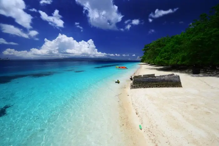 Pantai Liang, Menikmati Keindahan Pantai Eksotis yang Sarat Sejarah di Ambon